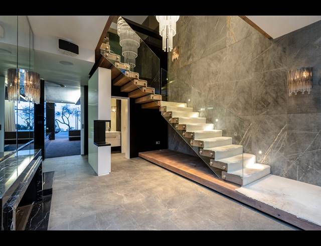 3 BEDROOM HOUSE TO LET IN CAMPS BAY